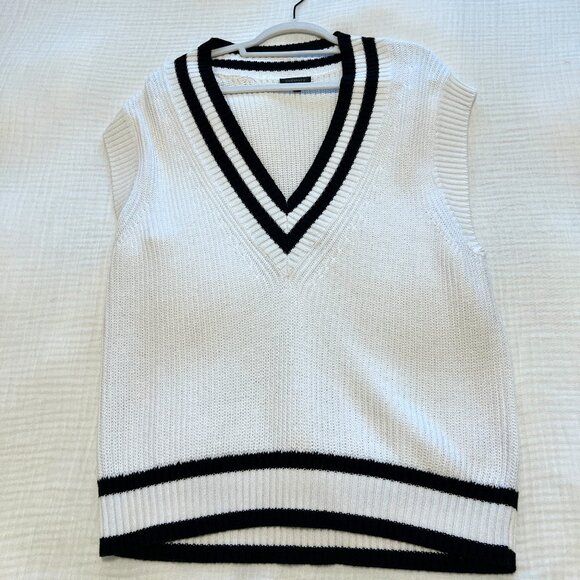 Dynamite Knit Vest - Picture 1 of 3